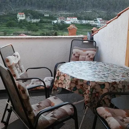 Apartment Lopar Lopar