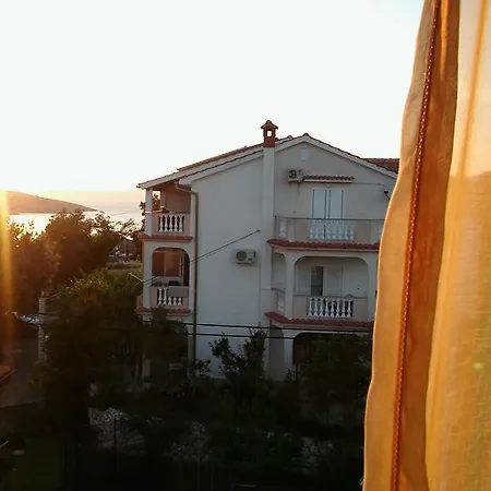 Apartment Lopar